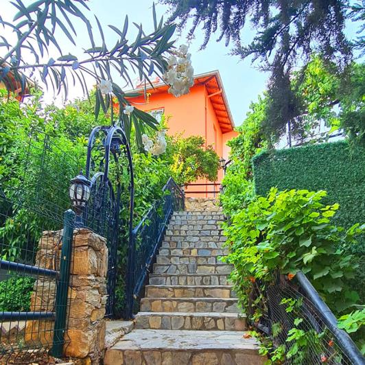 Image No.7-9 Bed Apartment for sale