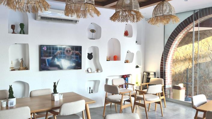 Image No.18-9 Bed Apartment for sale