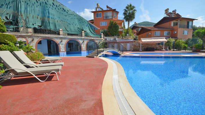 Image No.4-9 Bed Apartment for sale