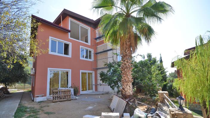 Image No.9-9 Bed Apartment for sale