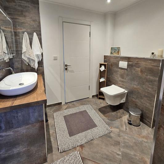 Image No.50-9 Bed Apartment for sale