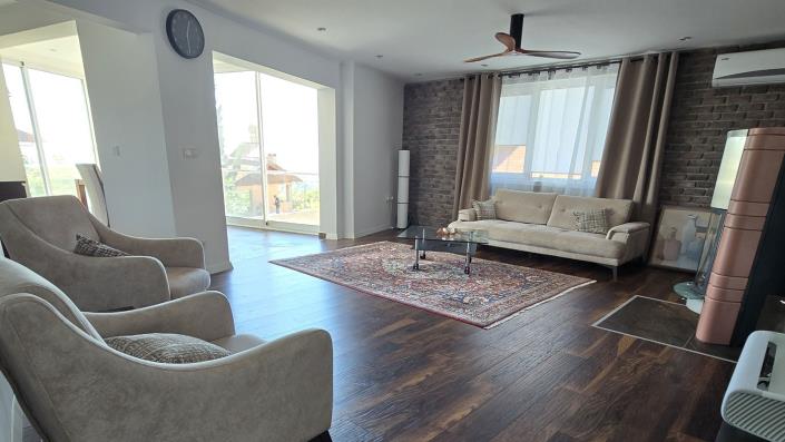 Image No.30-9 Bed Apartment for sale