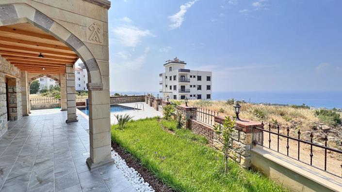 Image No.10-4 Bed Villa / Detached for sale