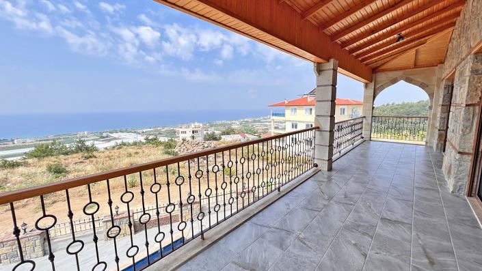 Image No.18-4 Bed Villa / Detached for sale