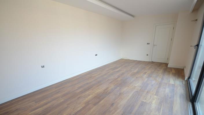 Image No.17-4 Bed Penthouse for sale