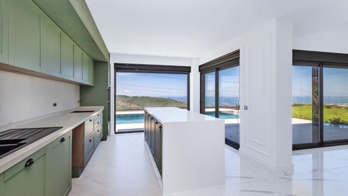 Image No.12-4 Bed Villa / Detached for sale