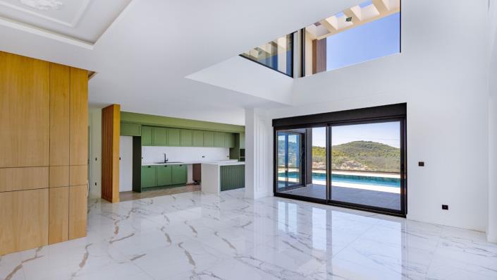 Image No.13-4 Bed Villa / Detached for sale