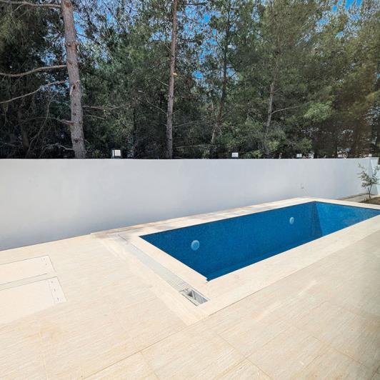 Image No.9-7 Bed Villa / Detached for sale