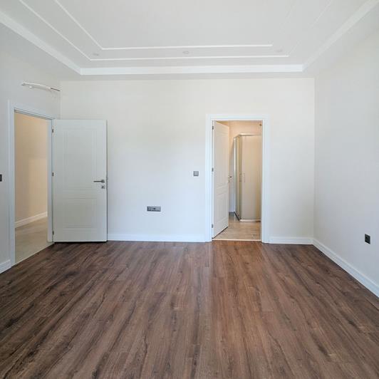 Image No.11-7 Bed Villa / Detached for sale