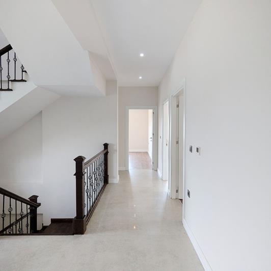 Image No.17-7 Bed Villa / Detached for sale