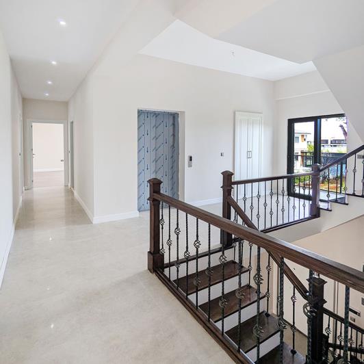Image No.18-7 Bed Villa / Detached for sale