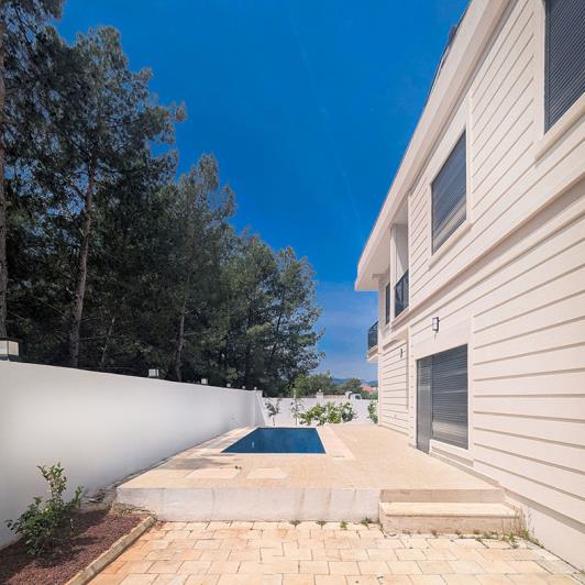 Image No.38-7 Bed Villa / Detached for sale