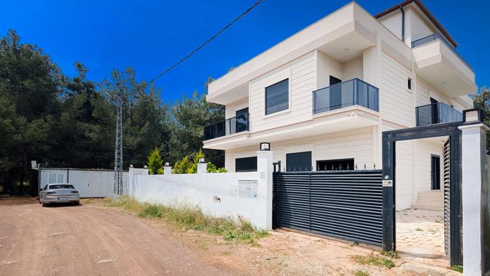 Image No.43-7 Bed Villa / Detached for sale