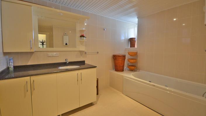 Image No.35-3 Bed Apartment for sale