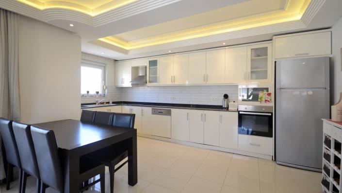 Image No.21-3 Bed Penthouse for sale