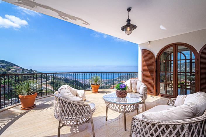 Image No.19-5 Bed Villa / Detached for sale