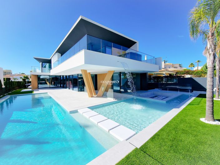 Image No.1-5 Bed Villa for sale