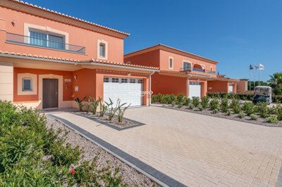 1 - Lagos, Townhouse
