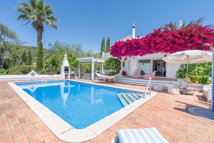Image No.1-4 Bed Villa for sale