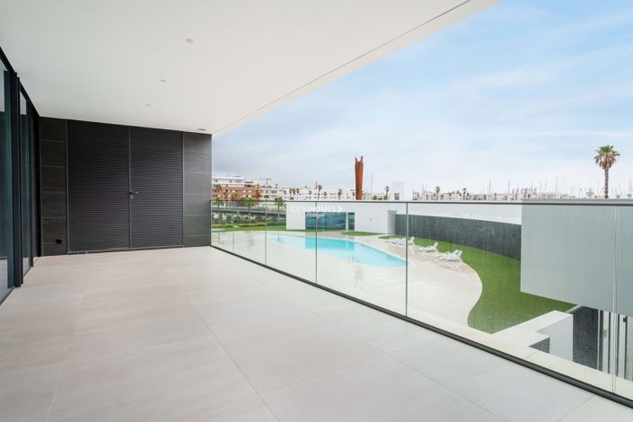 Image No.1-3 Bed Apartment for sale