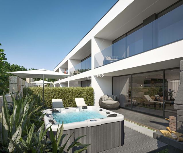 Image No.1-3 Bed Townhouse for sale