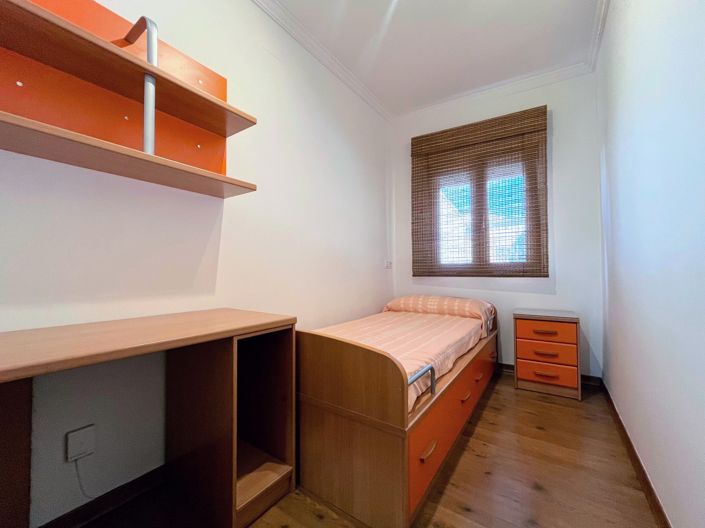 Image No.10-3 Bed Property for sale