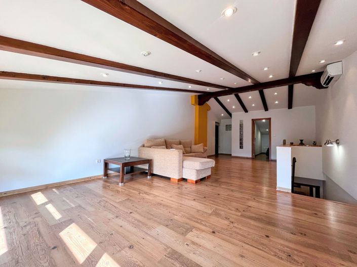 Image No.12-3 Bed Property for sale