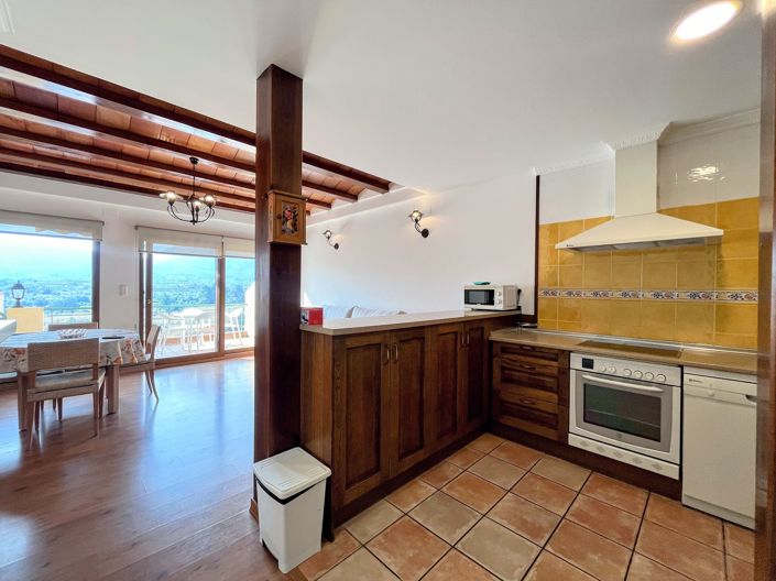 Image No.5-3 Bed Property for sale