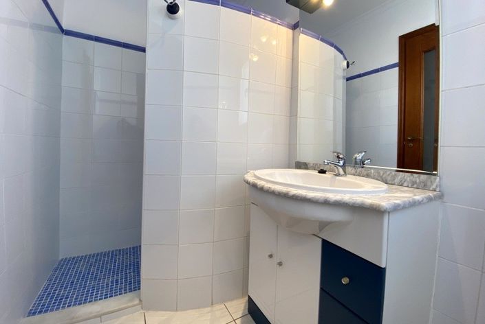 Image No.11-3 Bed Townhouse for sale