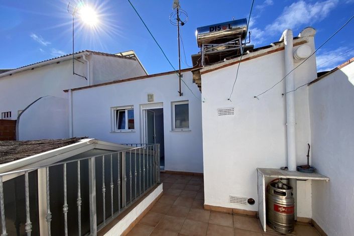 Image No.12-3 Bed Townhouse for sale