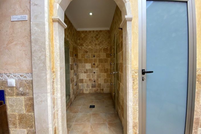 Image No.27-3 Bed Townhouse for sale