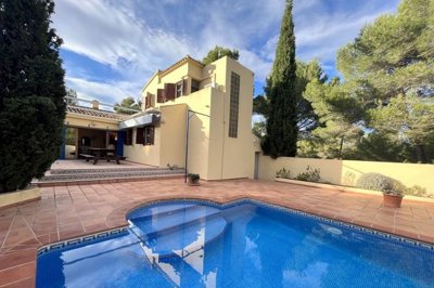 4 Bed Villa for sale