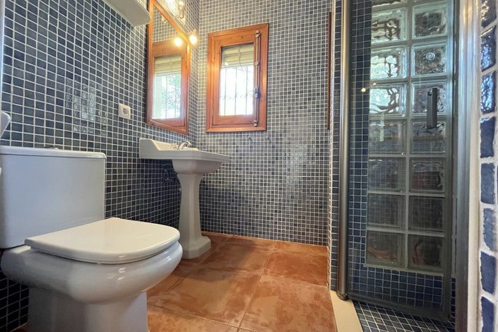 Image No.10-4 Bed Villa for sale