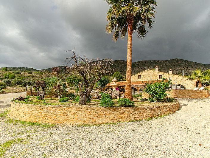 Image No.25-7 Bed Villa for sale