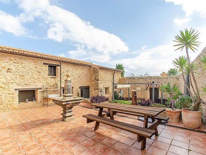 Image No.41-7 Bed Villa for sale