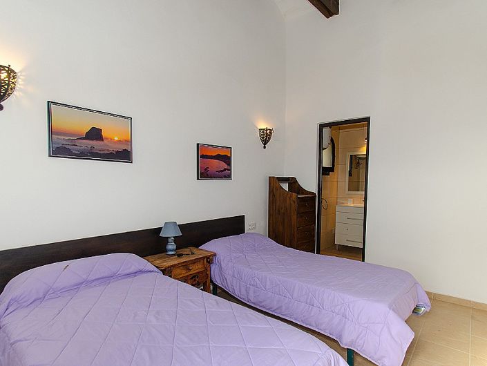 Image No.8-7 Bed Villa for sale