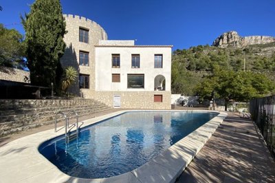 1 - Barx, Villa