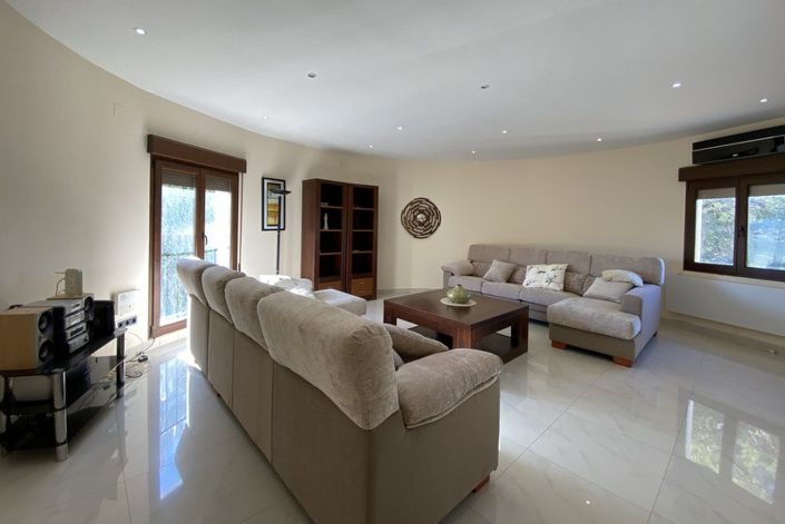 Image No.18-4 Bed Villa for sale