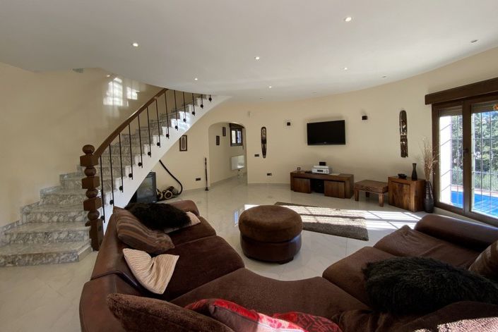 Image No.2-4 Bed Villa for sale