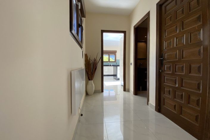 Image No.6-4 Bed Villa for sale