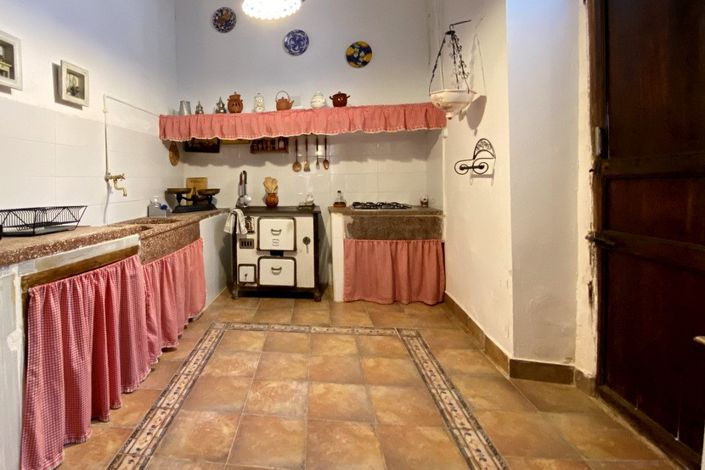 Image No.13-7 Bed Villa for sale