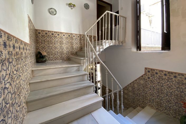 Image No.16-7 Bed Villa for sale