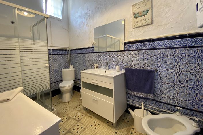 Image No.17-7 Bed Villa for sale