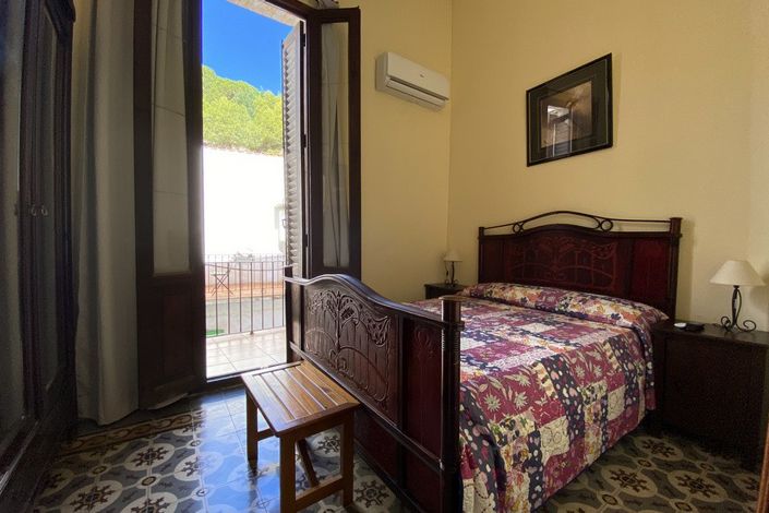 Image No.20-7 Bed Villa for sale