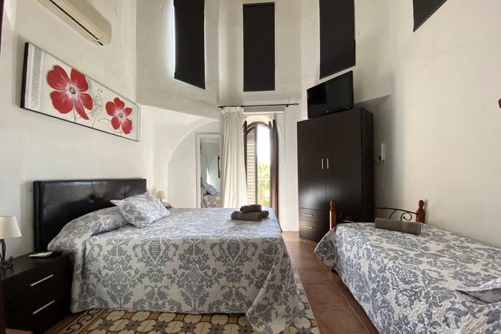 Image No.22-7 Bed Villa for sale