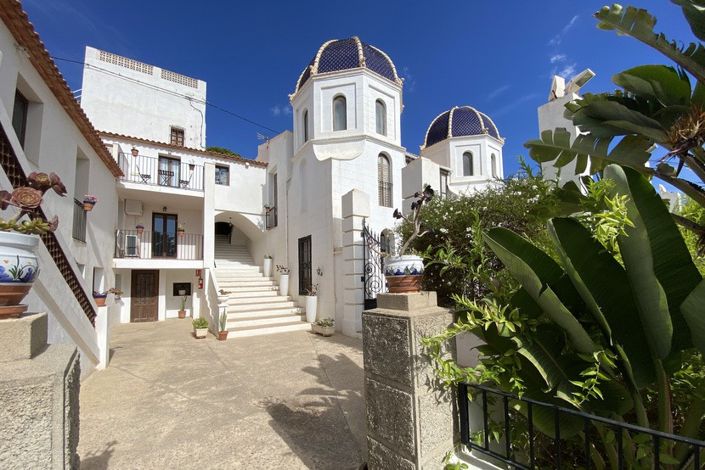 Image No.3-7 Bed Villa for sale