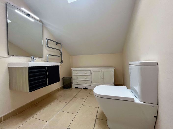 Image No.11-5 Bed Townhouse for sale