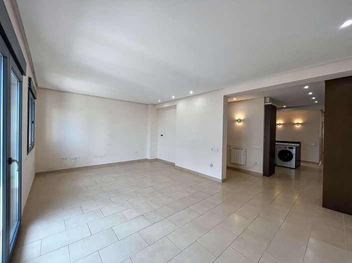 Image No.12-5 Bed Townhouse for sale