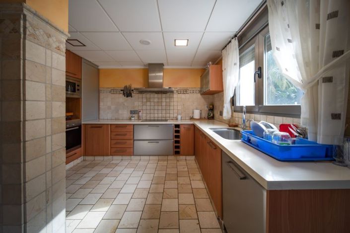 Image No.6-4 Bed Villa for sale