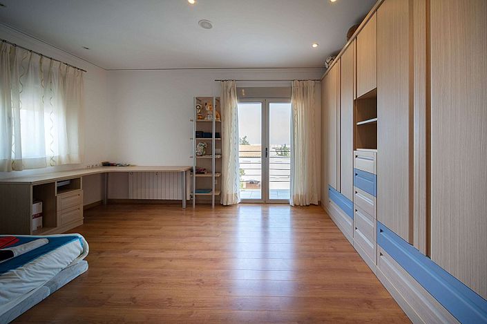 Image No.9-4 Bed Villa for sale